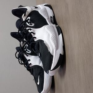 Nike PG 5 size 9.5